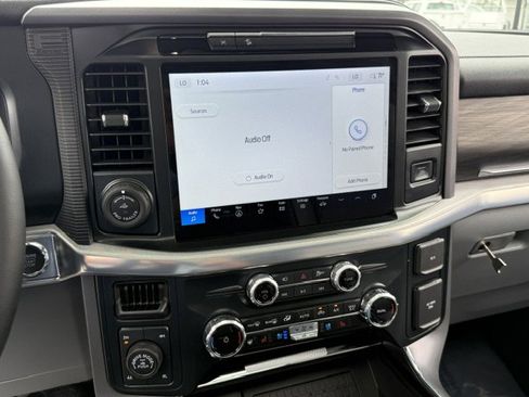 Used 2025 Ford F150 Lariat w/ Equipment Group 502A High image 17