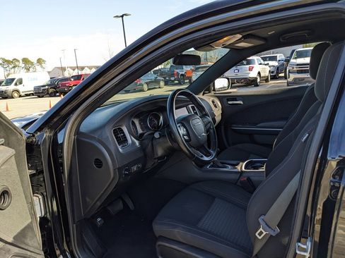 Used 2023 Dodge Charger SXT image 34