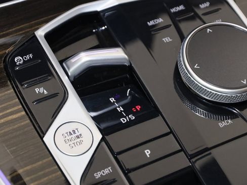 Used 2024 BMW X5 xDrive40i w/ Parking Assistance Package image 7