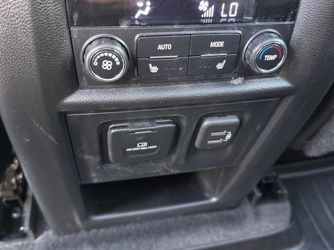 Used 2023 Chevrolet Traverse High Country AWD/4WD image 18