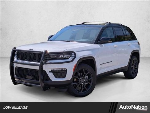 Used 2025 Jeep Grand Cherokee Limited image 1