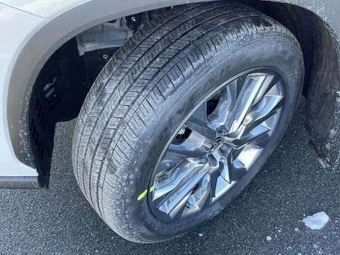 Used 2023 Toyota Highlander Limited AWD/4WD image 10