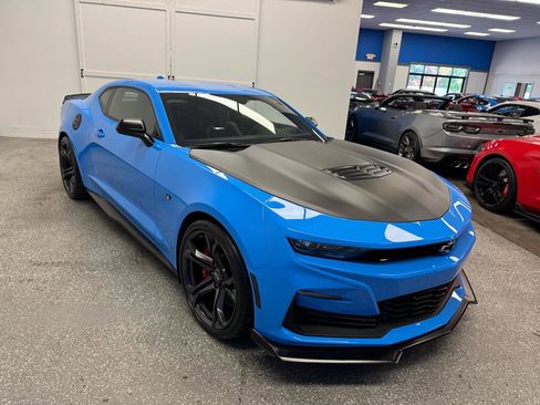Used 2023 Chevrolet Camaro SS RWD image 6