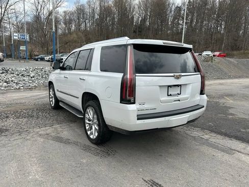 Used 2019 Cadillac Escalade Luxury AWD/4WD image 3