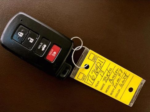 Used 2013 Toyota Avalon Limited FWD image 11