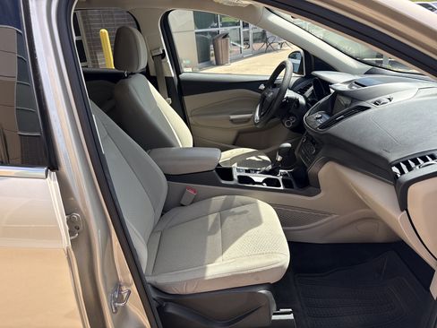 Used 2017 Ford Escape SE w/ Equipment Group 201A FWD image 31