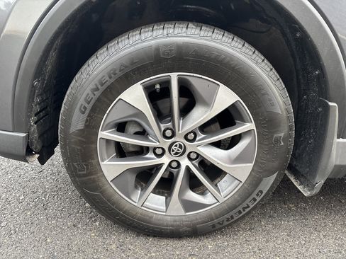 Used 2017 Toyota RAV4 XLE image 11