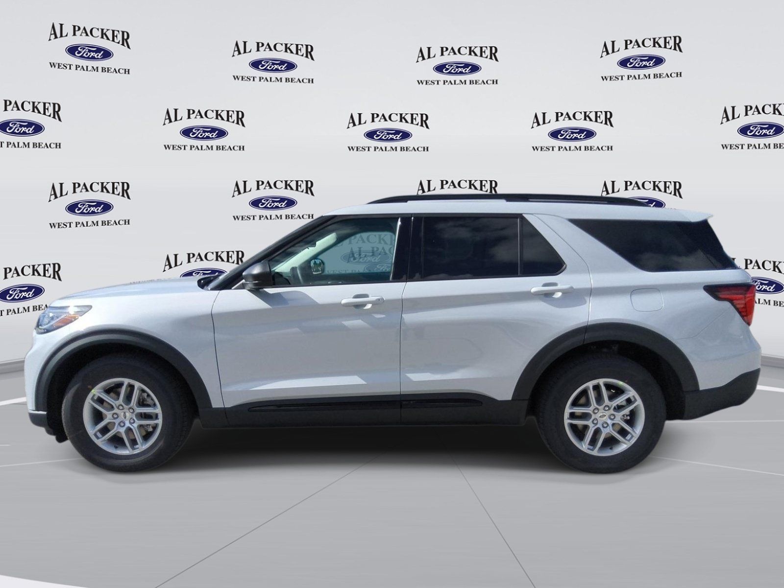 New 2026 Ford Explorer Active RWD image 2