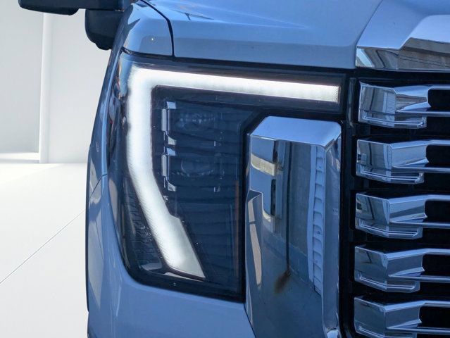 Used 2026 GMC Sierra 2500 Denali w/ Denali Reserve Package AWD/4WD image 9