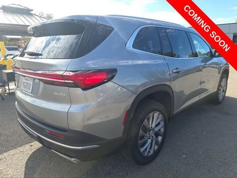 Used 2025 Buick Enclave Preferred image 2