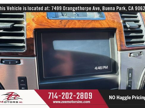 Used 2013 Cadillac Escalade Platinum AWD/4WD image 30