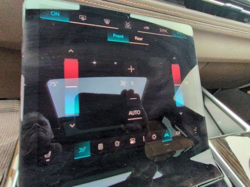 Used 2026 Cadillac Escalade Luxury w/ Touring Package AWD/4WD image 18