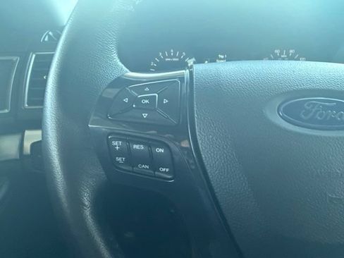 Used 2018 Ford Explorer XLT FWD image 20