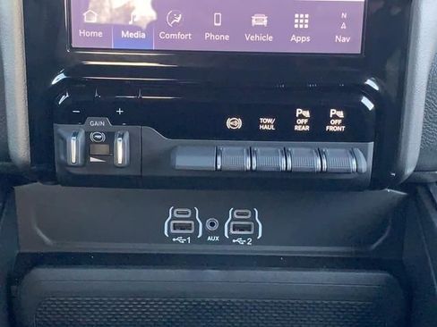 New 2026 RAM 2500 Big Horn AWD/4WD image 36