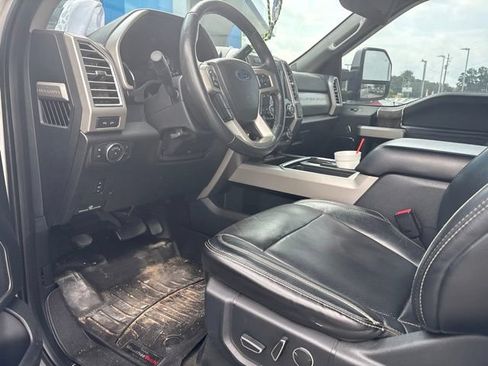 Used 2017 Ford F250 Lariat w/ Lariat Value Package AWD/4WD image 14