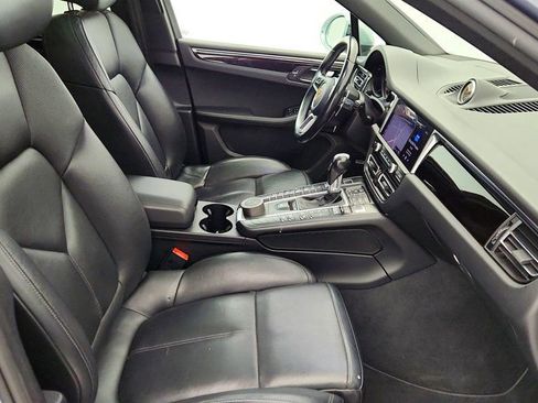 Used 2020 Porsche Macan image 25