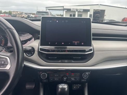 Used 2022 Jeep Compass Limited image 11