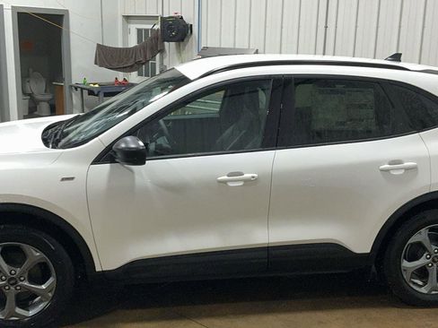 New 2025 Ford Escape ST-Line w/ Tech Pack #1 image 8