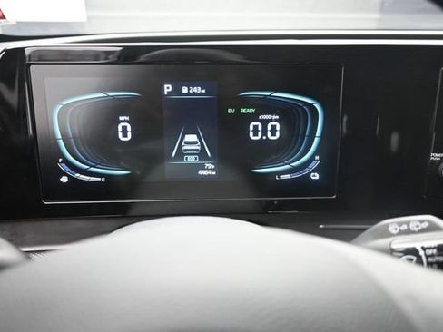 Used 2025 Kia Sportage LX FWD image 10
