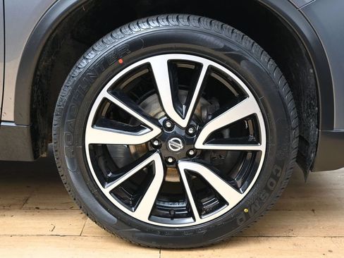 Used 2020 Nissan Rogue SL AWD/4WD image 14