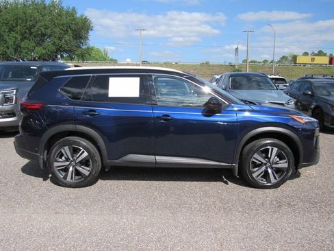 Certified 2025 Nissan Rogue SL w/ SL Premium Package FWD image 2