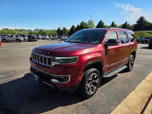 Used 2024 Jeep Wagoneer Series III AWD/4WD image 7