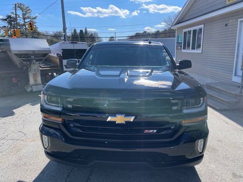 Used 2017 Chevrolet Silverado 1500 LT w/ LT Convenience Package AWD/4WD image 3