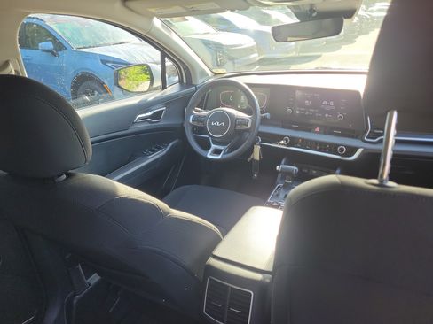 Used 2023 Kia Sportage LX FWD image 13
