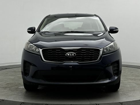 Used 2019 Kia Sorento LX image 2