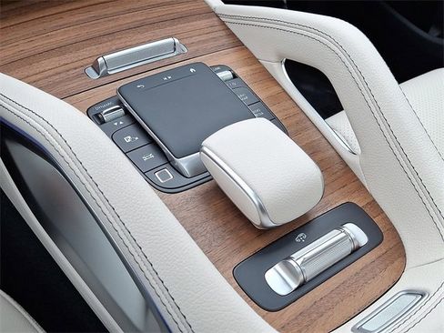 Used 2025 Mercedes-Benz GLS 450 4MATIC image 15