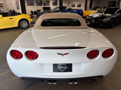 Used 2006 Chevrolet Corvette Coupe w/ Preferred Equipment Group RWD image 11