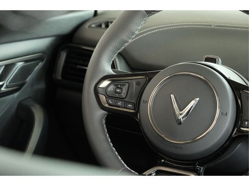 Used 2023 VinFast VF 8 Eco AWD/4WD image 9