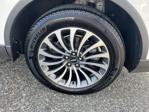 Certified 2023 Lincoln Aviator Reserve image 30