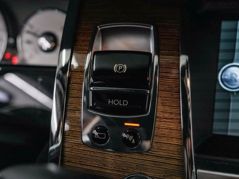 Used 2011 Rolls-Royce Ghost RWD image 42