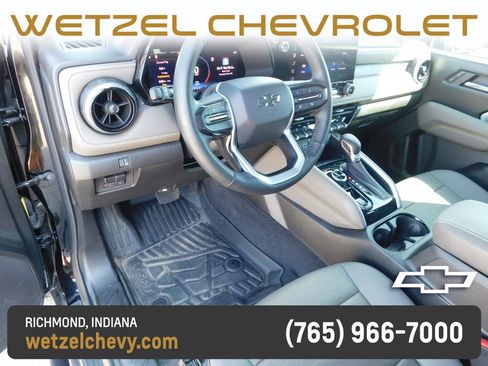 Used 2025 Chevrolet Colorado ZR2 w/ Technology Package AWD/4WD image 19