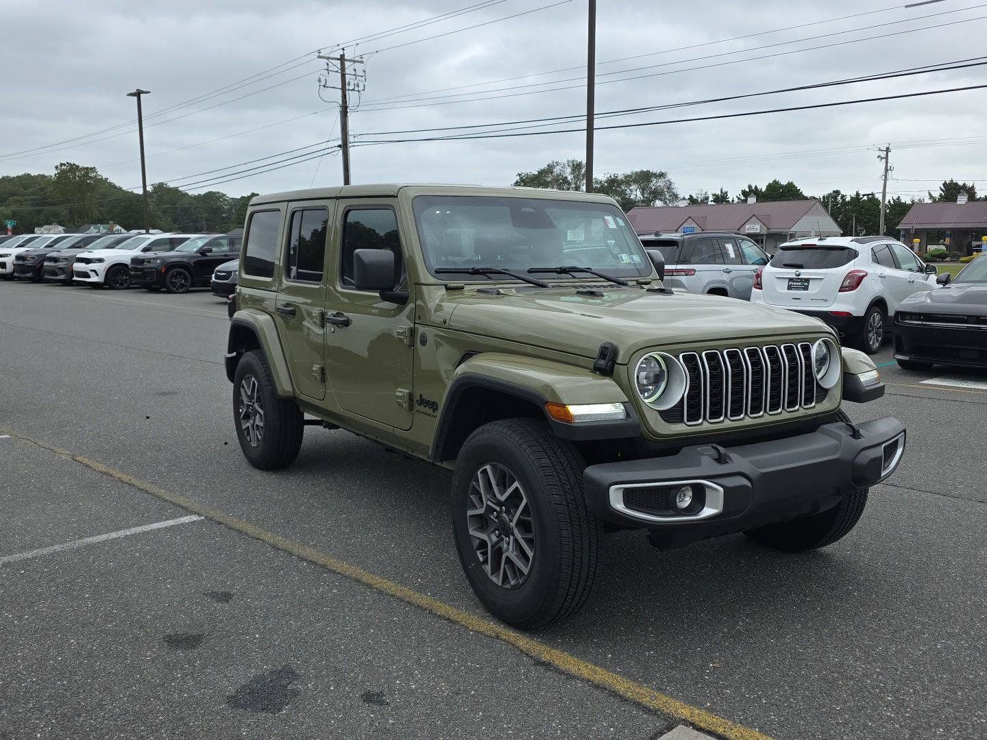 Used 2026 Jeep Wrangler Unlimited Sahara AWD/4WD image 5