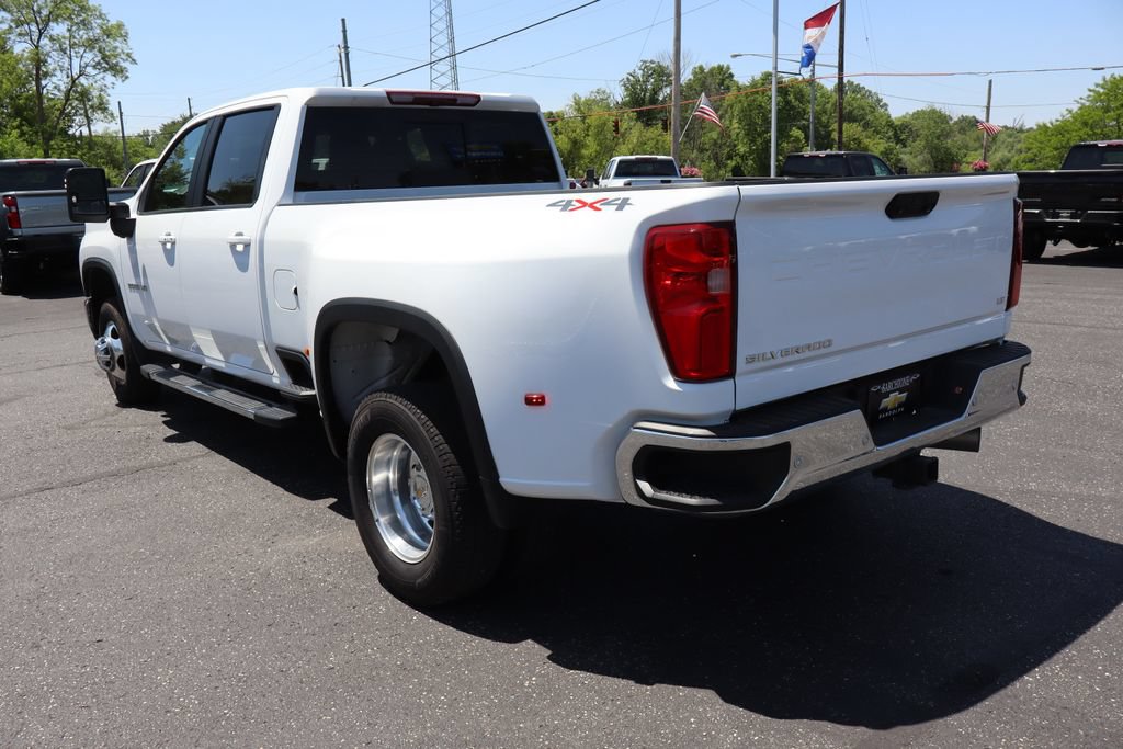 Used 2024 Chevrolet Silverado 3500 LT w/ All Star Edition AWD/4WD image 3
