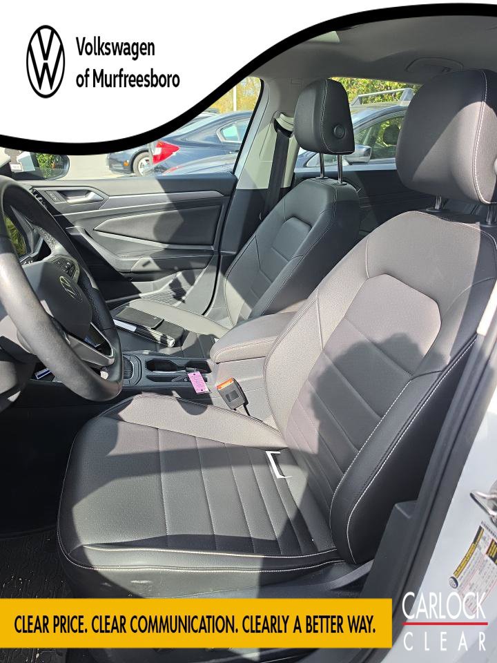 Used 2024 Volkswagen Jetta SE FWD image 6