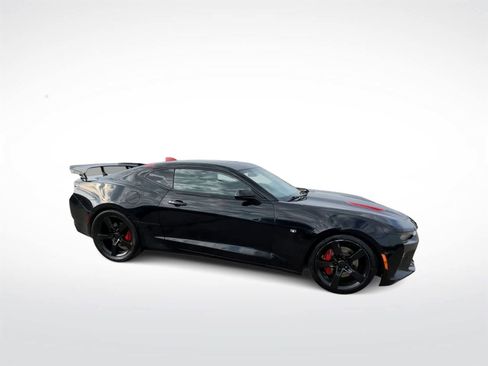 Used 2016 Chevrolet Camaro SS image 2