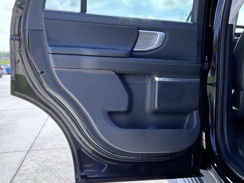 Used 2025 Ford Expedition Platinum AWD/4WD image 23