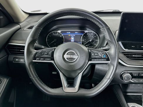 Used 2024 Nissan Altima 2.5 SV w/ SV Premium Package FWD image 18