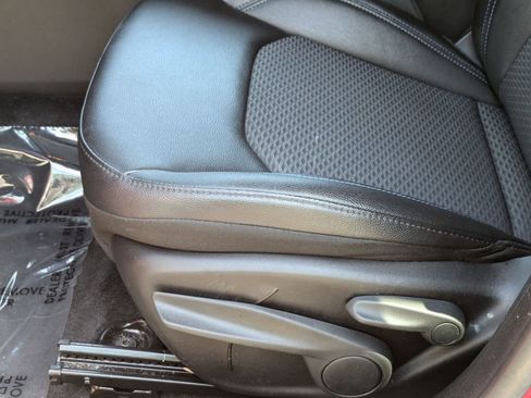 Used 2025 Jeep Compass Latitude image 15