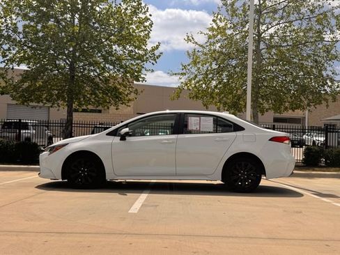 Used 2023 Toyota Corolla LE image 7