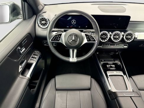 Certified 2025 Mercedes-Benz GLB 250 image 10
