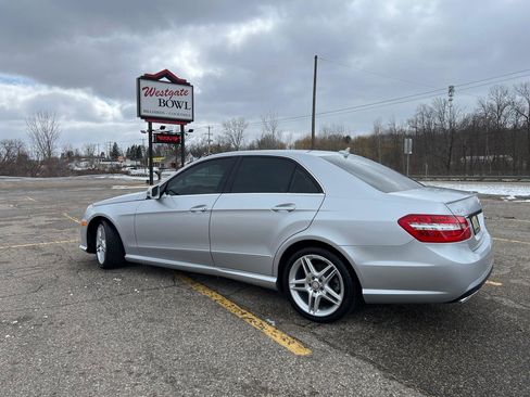 Used 2013 Mercedes-Benz E 350 E350 4MATIC Sedan image 4