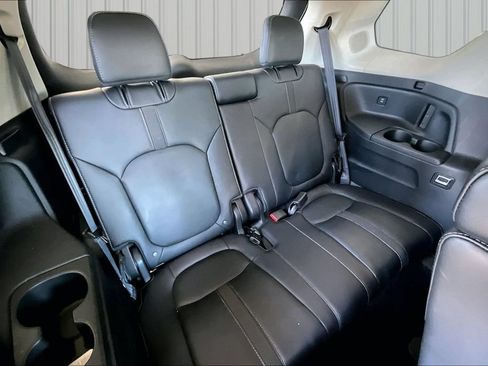 Used 2025 Honda Pilot Touring image 21