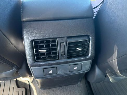 Used 2017 Subaru Legacy 2.5i Limited image 22