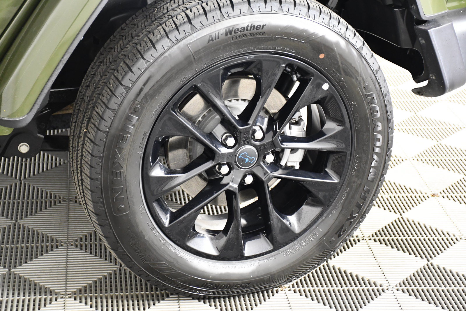 Used 2024 Jeep Wrangler Unlimited Sahara AWD/4WD image 52
