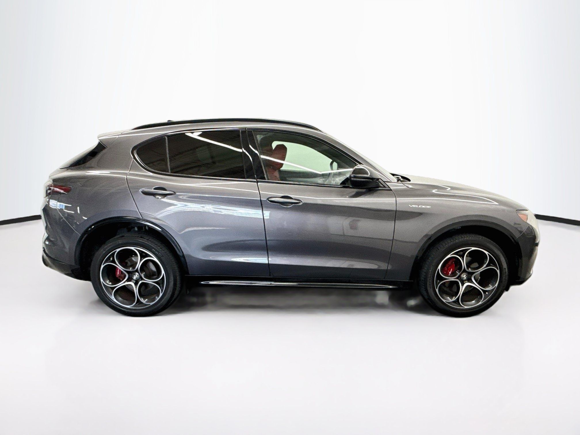 Used 2024 Alfa Romeo Stelvio Veloce AWD/4WD image 10