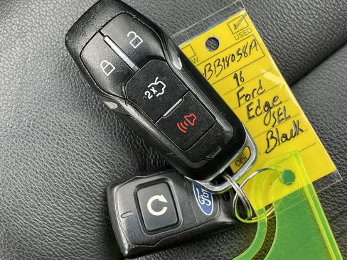 Used 2016 Ford Edge SEL w/ Equipment Group 201A AWD/4WD image 29